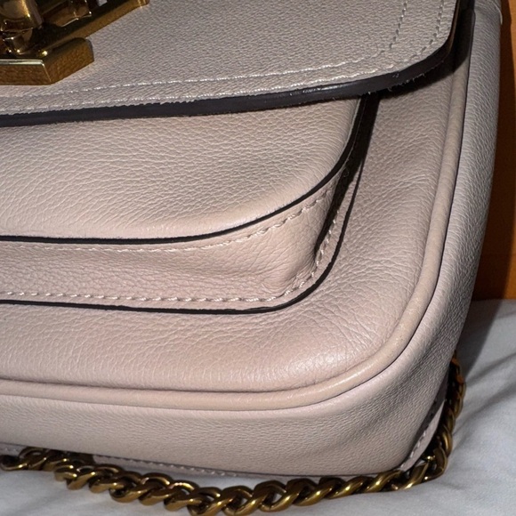 Louis Vuitton Grained Calfskin Lockme Chain Bag Greige - Picture 8 of 16